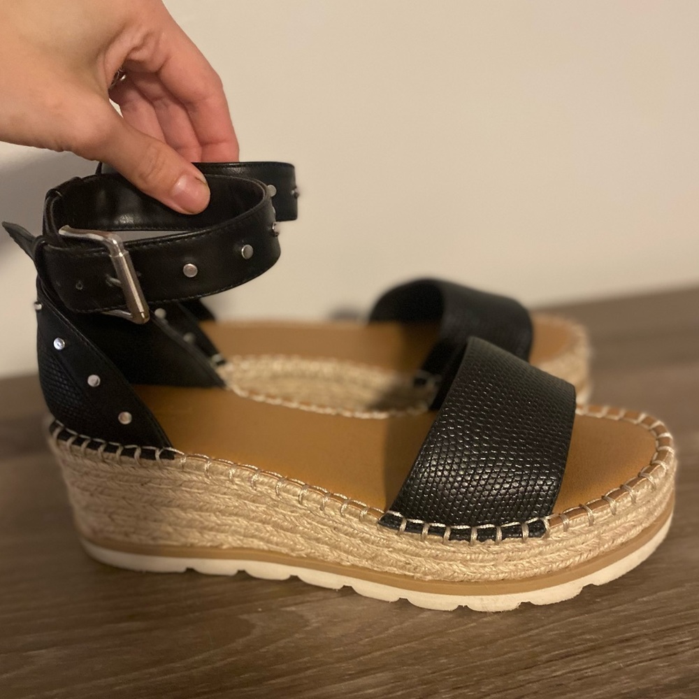 Espadrille platform sandal
